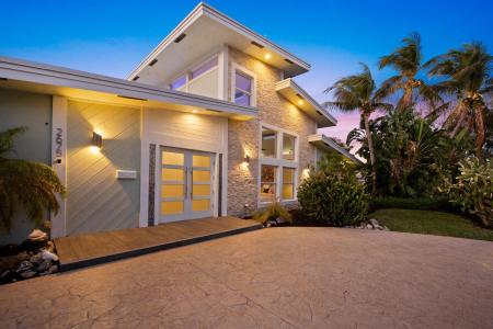 2675 NE 24th Street, Lighthouse Point, Florida 33064, USA