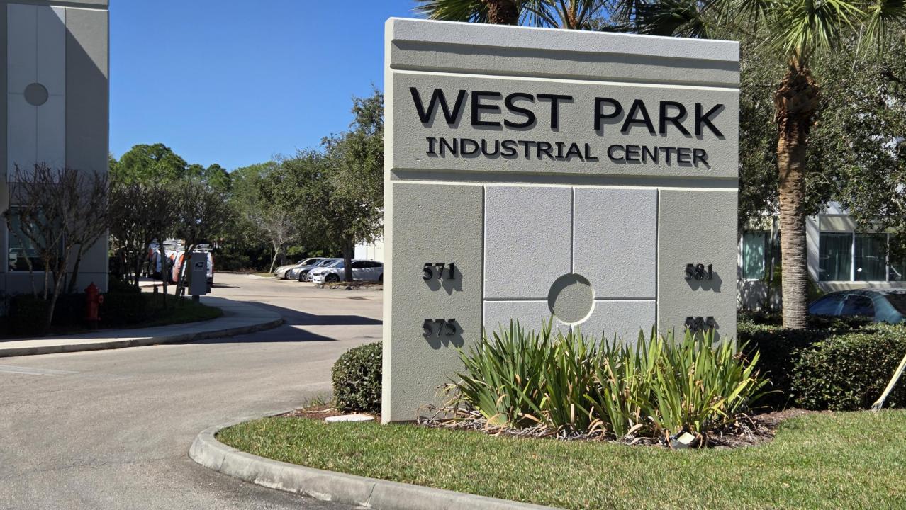 581 NW Mercantile Place 6, Port St. Lucie, Flórida 34986, Estados Unidos