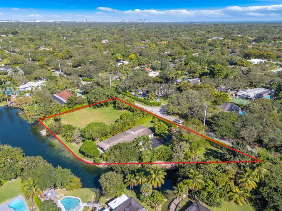 12950 SW 67th Ave, Pinecrest, Floryda 33156, USA
