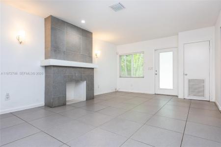 330 NE 86 St, El Portal, فلوريدا 33138, الولايات المتحدة