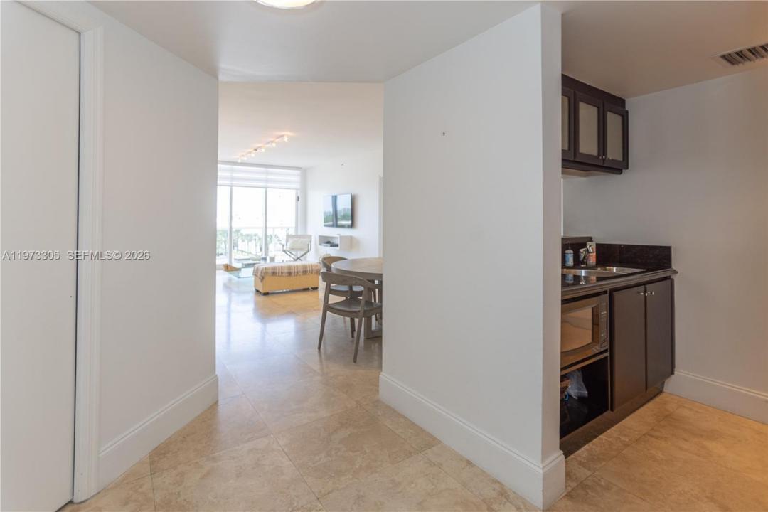 9595 Collins Ave N6-F, Surfside, Floryda 33154, USA