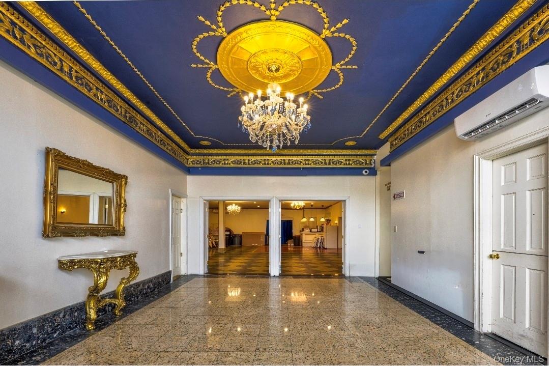 56-70 58th Street, New York, New York 11378, États-Unis