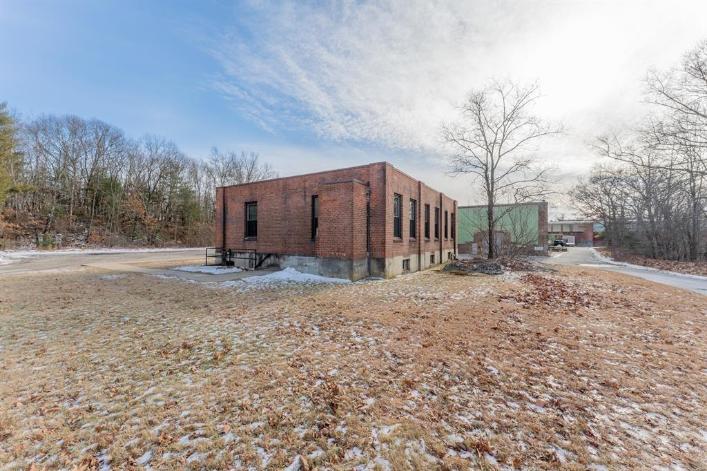 30 Harris Street, Putnam, Connecticut 06260, USA