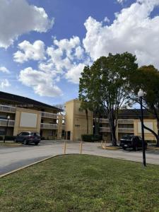 9022 NW 28th Dr 2-206, Coral Springs, Florida 33065, USA