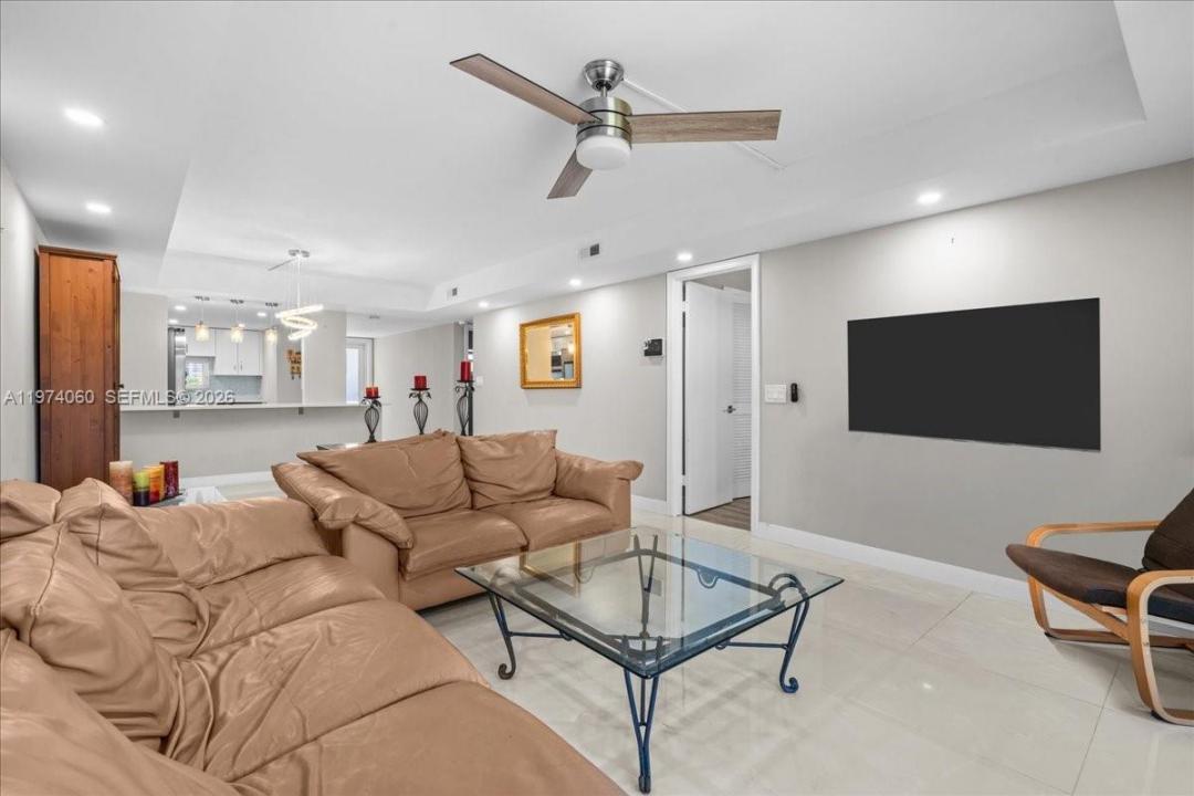 811 S Hollybrook Dr 208, Pembroke Pines, Floride 33025, États-Unis