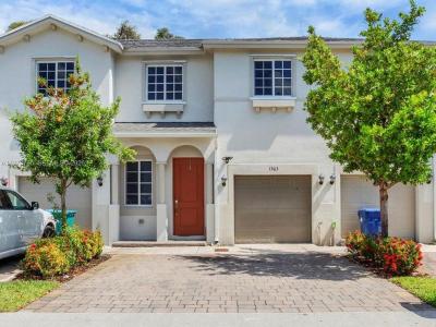 1363 NW 208th Ter, Miami Gardens, Florida 33169, USA