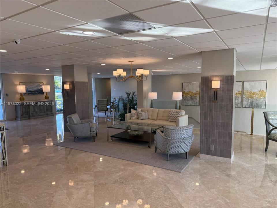 2701 N Ocean Boulevard 14B, Fort Lauderdale, Florida 33308, USA