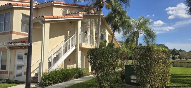 3300 N Pinewalk Dr N 1911, Margate, Florida 33063, USA