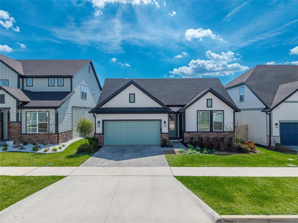 16966 Cedar Valley Cir, Clermont, Floryda 34711, USA