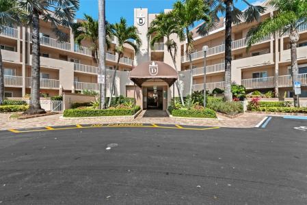 7641 Granville Dr 209, Tamarac, Florida 33321, USA