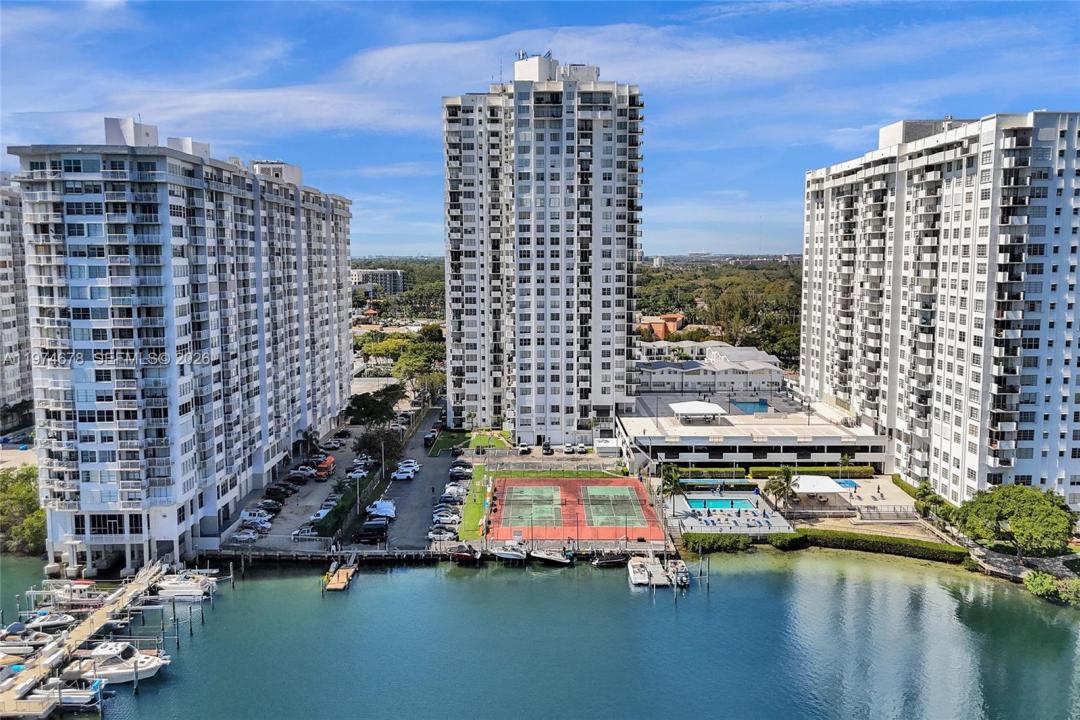 2750 NE 183rd St 406, Aventura, Floride 33160, États-Unis