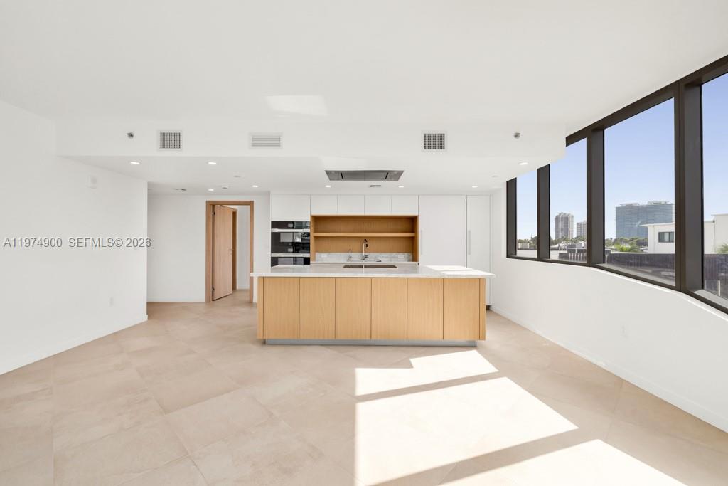 1135 103rd 307, Bay Harbor Islands, Floride 33154, États-Unis