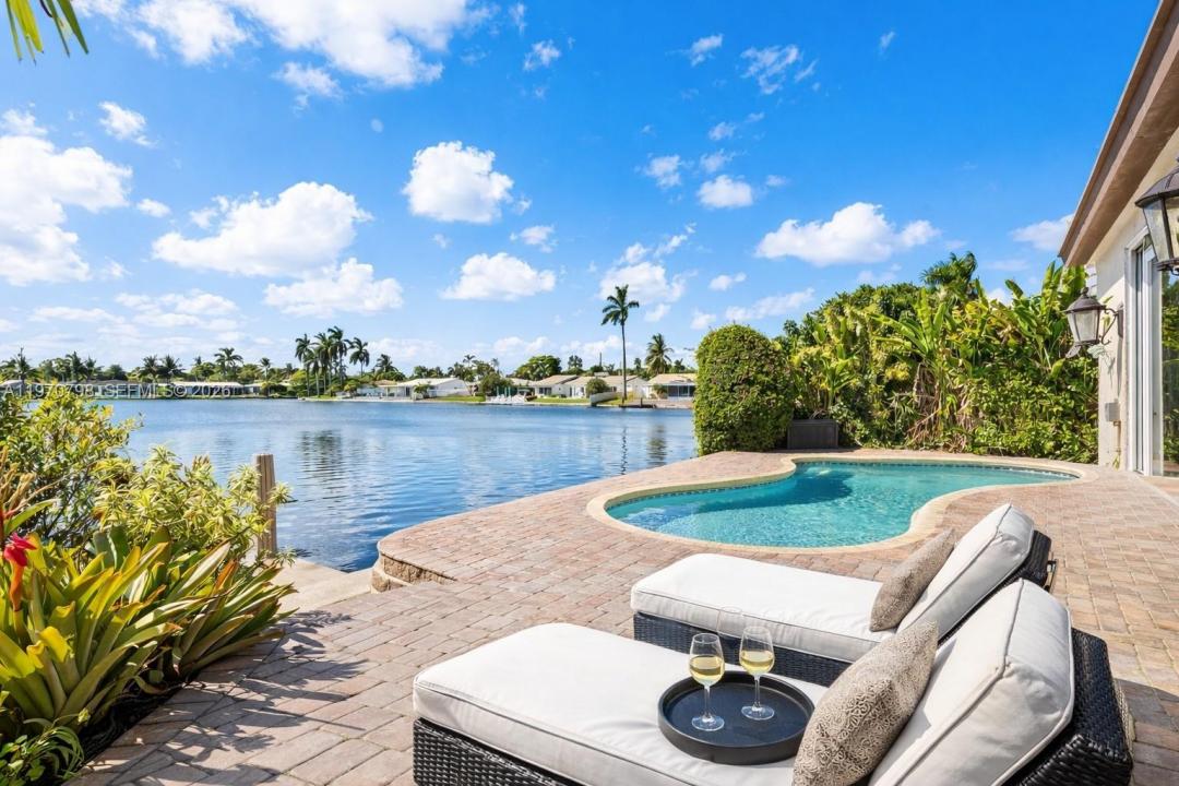 4231 NE 16th Ave, Oakland Park, Florida 33334