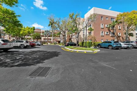 7641 Granville Dr 209, Tamarac, Florida 33321, USA