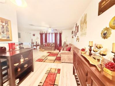 7102 NW 73rd St 1, Tamarac, Florida 33321, USA