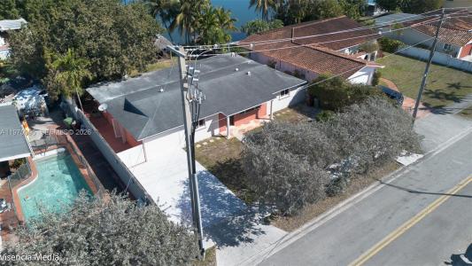 783 W 78th St 1, Hialeah, Flórida 33014, Estados Unidos