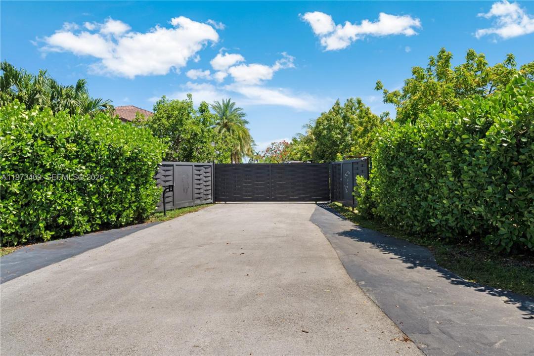 13050 SW 26th St, Miami, Florida 33175, USA