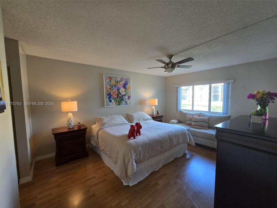140 Lakeview Dr 111, Weston, Florida 33326, USA