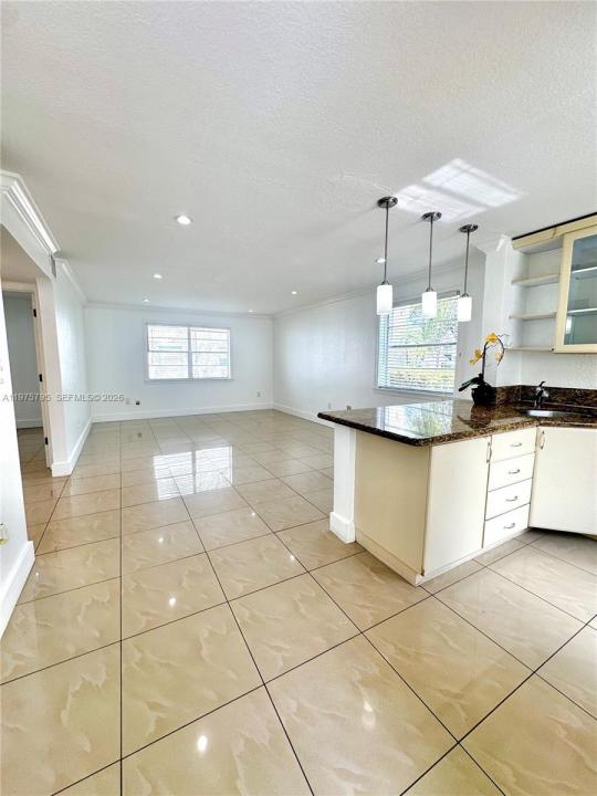 17255 SW 95th Ave 101, Palmetto Bay, Floryda 33157, USA