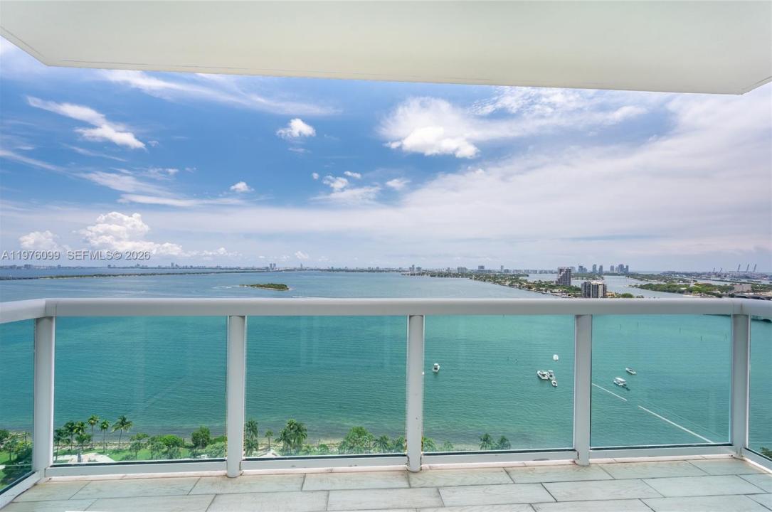 1800 N Bayshore Dr 2503, Miami, Florida 33132, USA