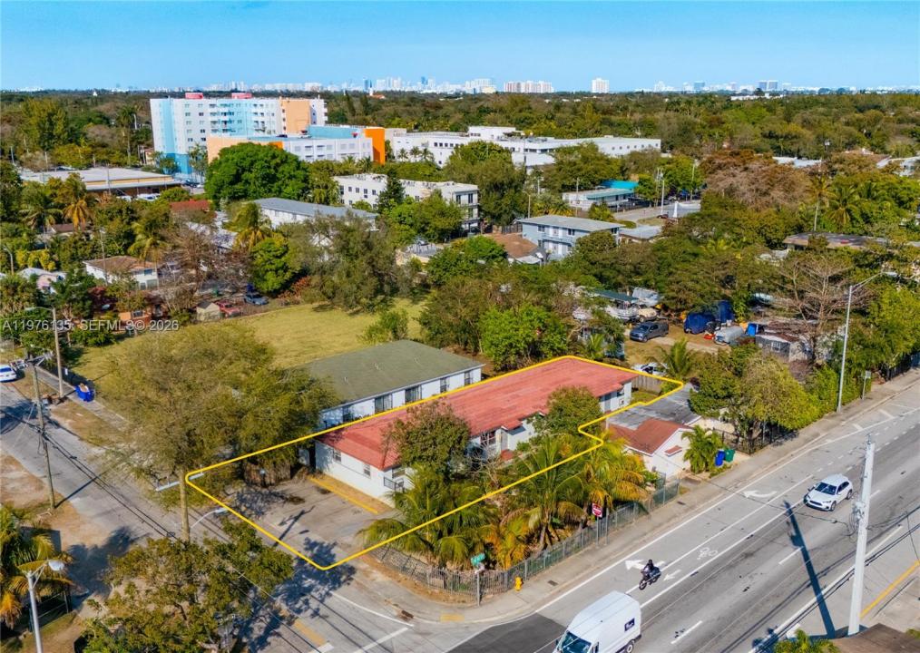 8213 NE 1st Ave, Miami, Floride 33138, États-Unis