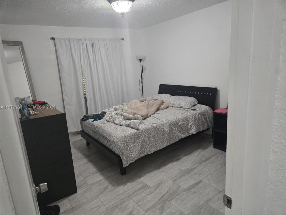 1185 W 27th St, Hialeah, Florida 33010, USA