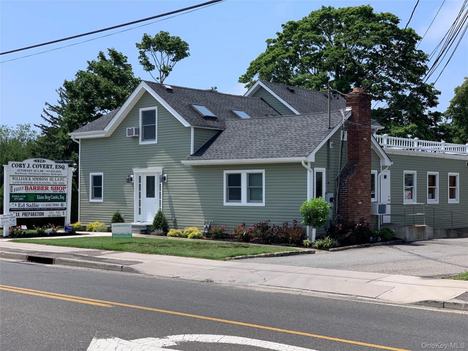 128 Carleton Avenue, Islip, New York 11730, Stati Uniti