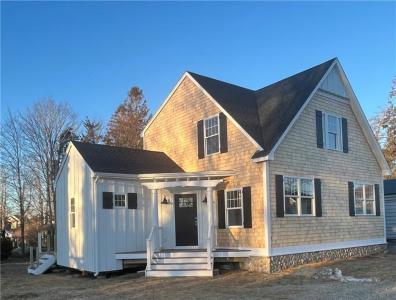 19 Traymore Street, Charlestown, Rhode Island 02813, USA