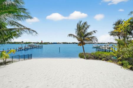 114 W Riverside Drive, Jupiter, Florida 33469