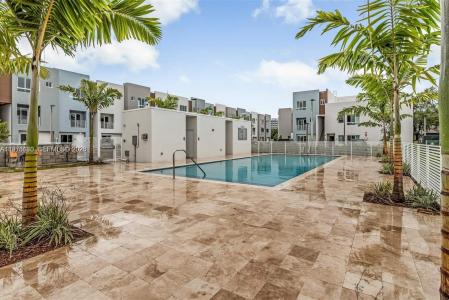 2561 NE 193rd St 1107, Miami, Florida 33180, USA