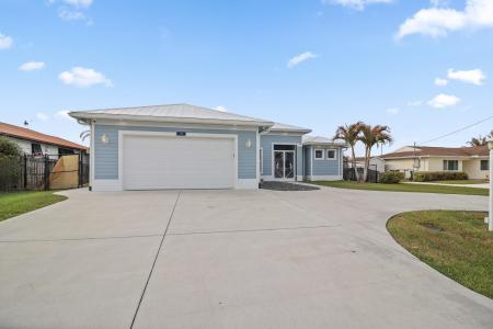 213 NE Sagamore Terrace, Port St. Lucie, Florida 34983