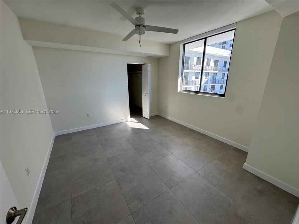 16395 Biscayne Blvd PH 2211, North Miami Beach, Floride 33160, États-Unis