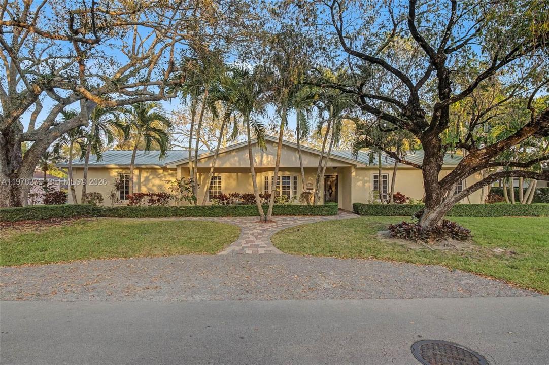 15401 SW 81 Av, Palmetto Bay, Florida 33157, USA