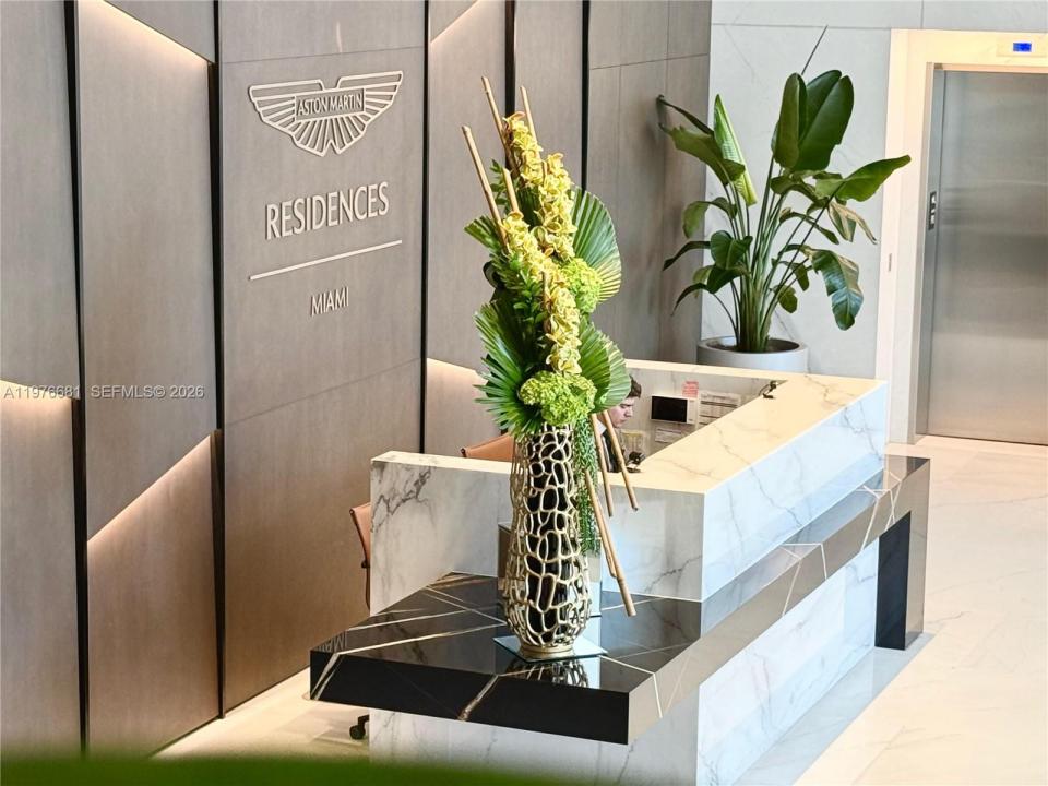 300 Biscayne Boulevard Way 3608W, Miami, Florida 33131, Stati Uniti