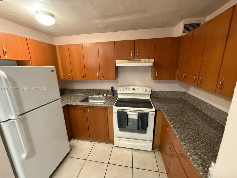 4732 SW 33rd Ave 103, Dania Beach, Florida 33312, Stati Uniti