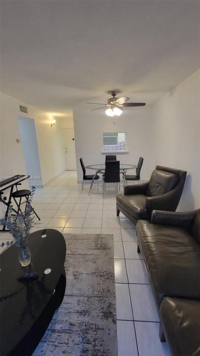 6820 W Flagler St 207, Miami, Floride 33144, États-Unis