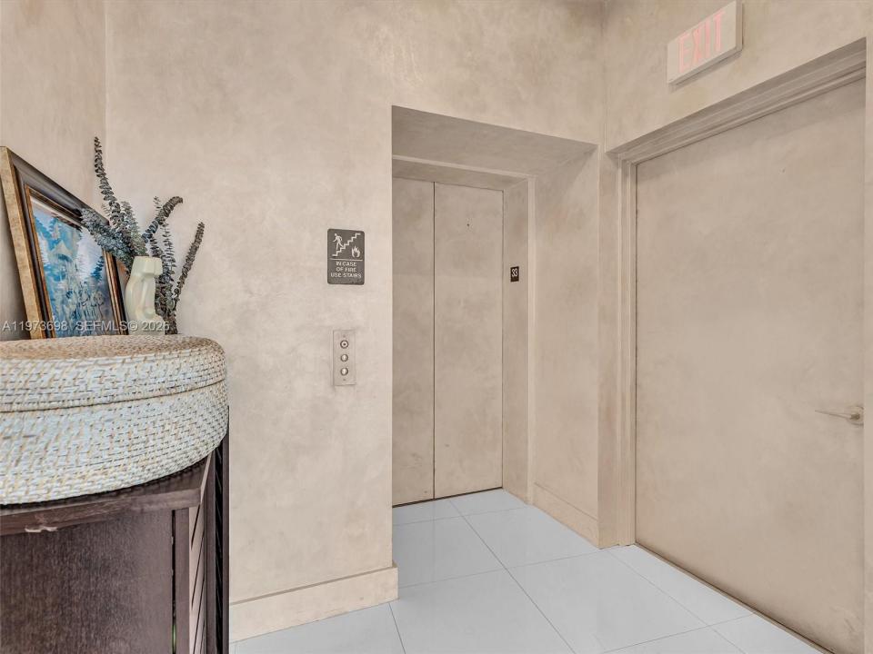 2020 N Bayshore Dr 3303, Miami, Floride 33137, États-Unis