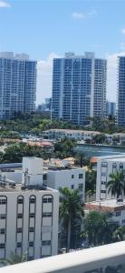 3140 S Ocean Dr 1103, Hallandale Beach, Florida 33009, USA