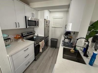 8607 SW 68th Ct 27, Pinecrest, Florida 33156, USA