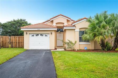 8260 SW 44th Ct, Pine Island Bay, Davie, Florida 33328