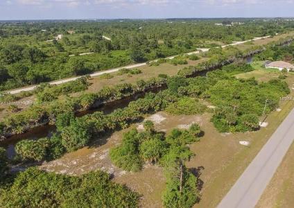 272 Baytree Dr., Port Charlotte, Florida 33947, USA