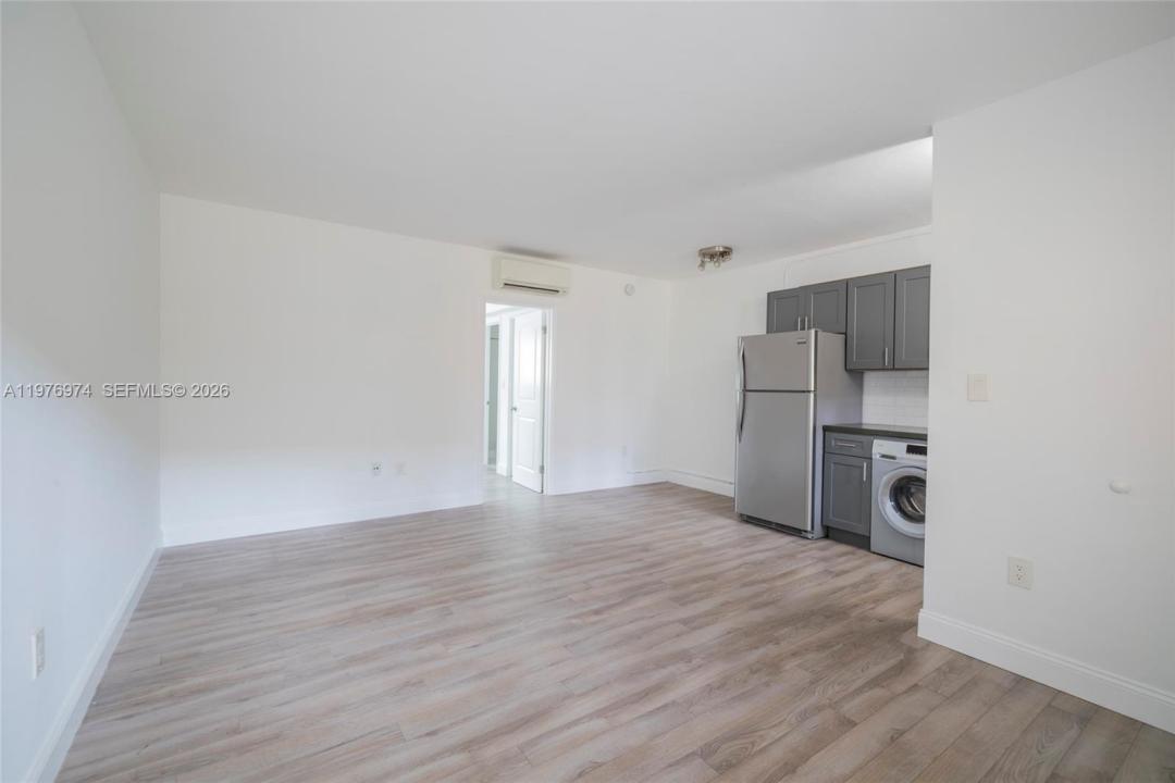 7901 SW 64th Ave 2, South Miami, Florida 33143, USA