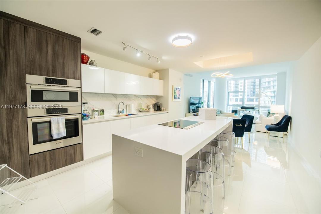 851 NE 1st Ave 811, Miami, Floride 33132, États-Unis