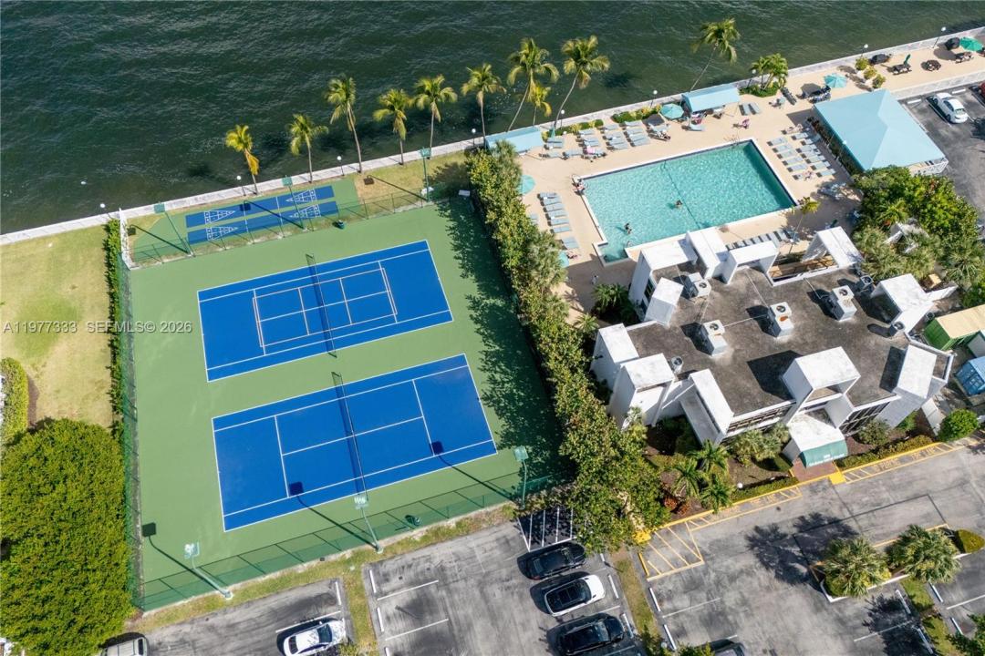 1000 Parkview Dr 222, Hallandale Beach, Floride 33009, États-Unis