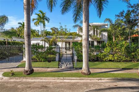 659 NE 73rd St, Miami, Florida 33138, USA