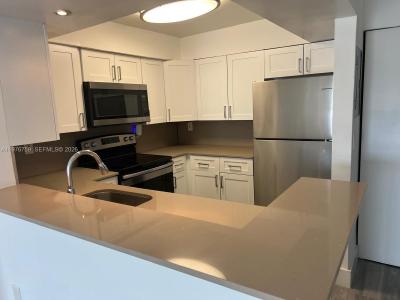 8101 Crespi Blvd 504, Miami Beach, Florida 33141, USA