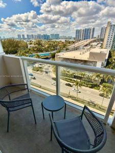 19201 Collins Ave 933, Sunny Isles Beach, Florida 33160, USA