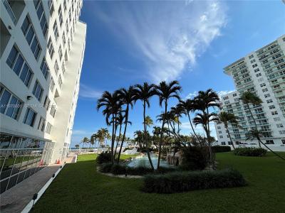 5005 Collins Ave 825, Miami Beach, Florida 33140, USA