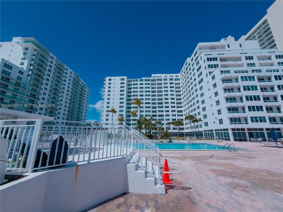 5005 Collins Ave 825, Miami Beach, Floride 33140, États-Unis