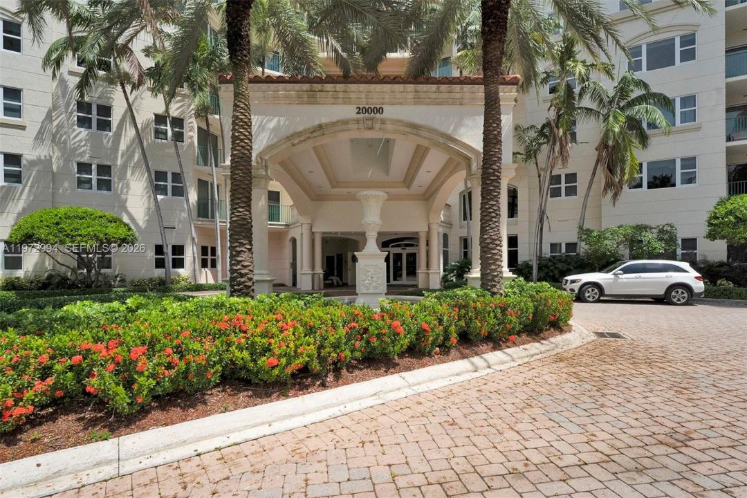 20000 E Country Club Dr PH06, Aventura, Floryda 33180, USA